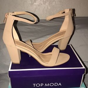 I’m selling these used heels only Used once